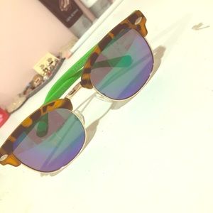 𝑺𝒖𝒏𝒈𝒍𝒂𝒔𝒔𝒆𝒔